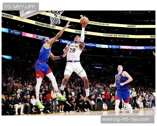 八村塁绝杀前里夫斯强攻扳平比分回防怒喷裁判展现巨星气质 八村塁绝杀前里夫斯强攻扳平比分回防怒喷裁判展现巨星气质