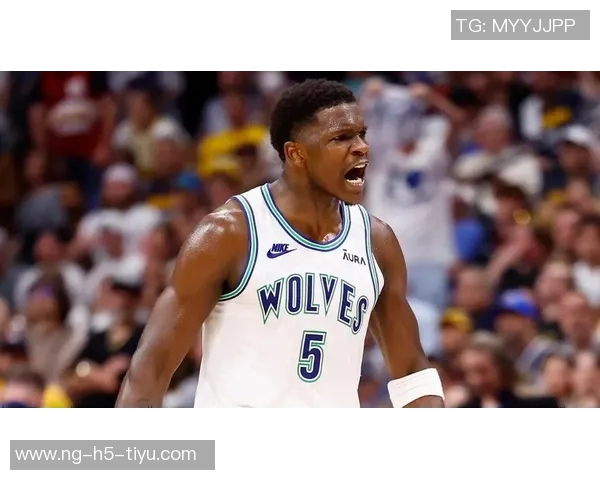 爱德华兹首节表现极端14分闪耀却伴随5次失误与1次技犯